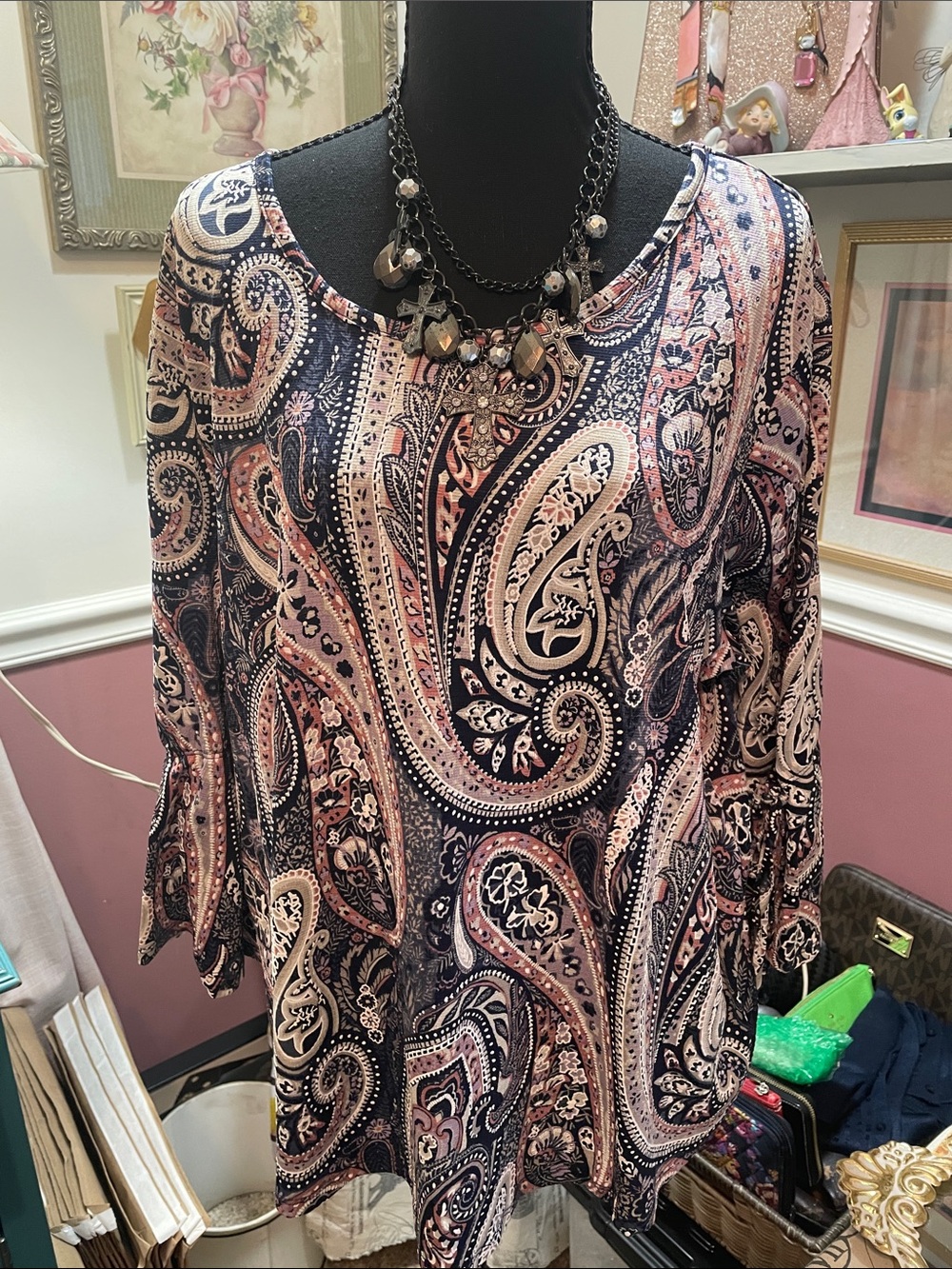 Women's Pink& Black Paisley Long-Sleeve Top XL by. Cest 1946